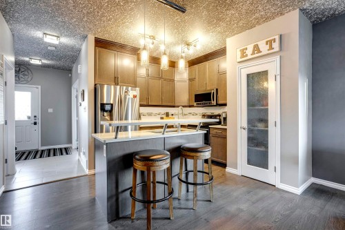 3351 Weidle Way, Edmonton, AB - Indoor Photo Showing Kitchen With Upgraded Kitchen