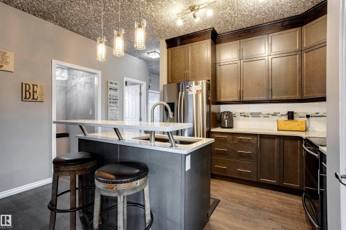 3351 Weidle Way, Edmonton, AB - Indoor Photo Showing Kitchen With Upgraded Kitchen