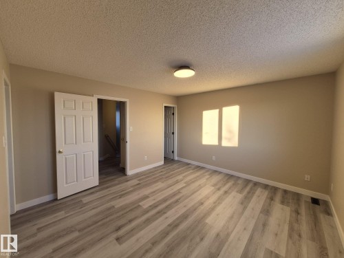 Edmonton, AB - Indoor Photo Showing Other Room