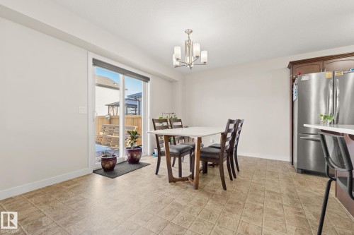 724 40 Avenue, Edmonton, AB - Indoor Photo Showing Dining Room