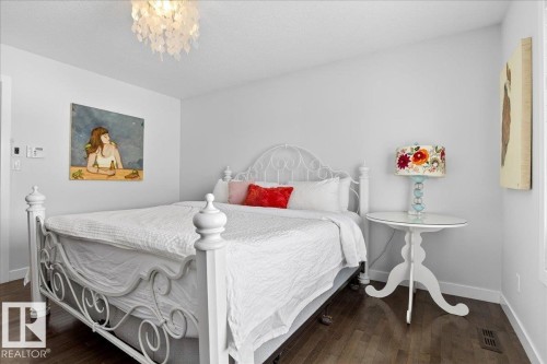 21937 94A Avenue, Edmonton, AB - Indoor Photo Showing Bedroom