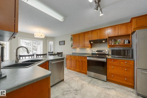 5 Greenbriar Place, Stony Plain, AB - Indoor Photo Showing Kitchen With Double Sink