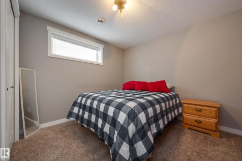 5 Greenbriar Place, Stony Plain, AB - Indoor Photo Showing Bedroom