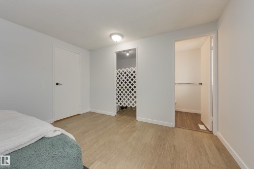 8 Harrison Drive, Edmonton, AB - Indoor Photo Showing Bedroom