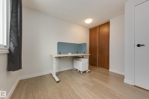 8 Harrison Drive, Edmonton, AB - Indoor