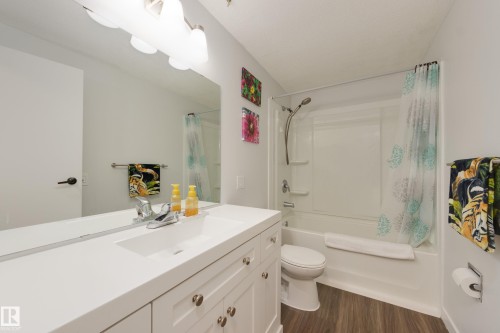 8 Harrison Drive, Edmonton, AB - Indoor Photo Showing Bathroom