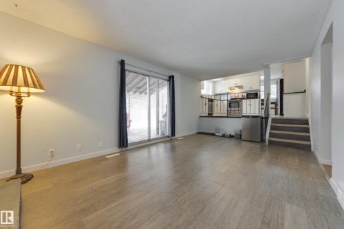 8 Harrison Drive, Edmonton, AB - Indoor