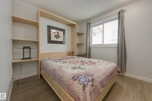 8 Harrison Drive, Edmonton, AB - Indoor Photo Showing Bedroom