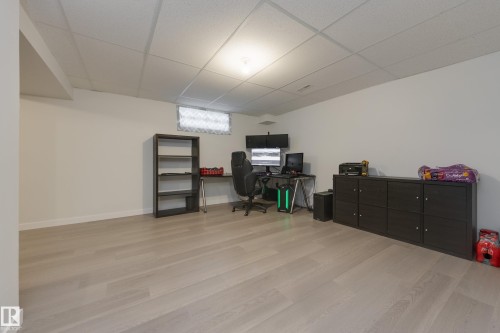 8 Harrison Drive, Edmonton, AB - Indoor