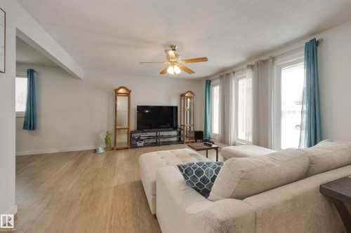 8 Harrison Drive, Edmonton, AB - Indoor Photo Showing Living Room