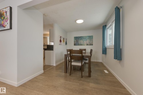 8 Harrison Drive, Edmonton, AB - Indoor