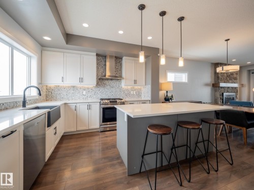 289 Hawks Ridge Boulevard, Edmonton, AB - Indoor Photo Showing Kitchen With Upgraded Kitchen