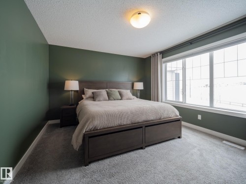 289 Hawks Ridge Boulevard, Edmonton, AB - Indoor Photo Showing Bedroom