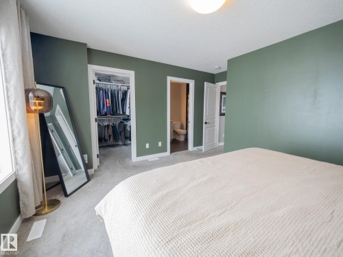 289 Hawks Ridge Boulevard, Edmonton, AB - Indoor Photo Showing Bedroom