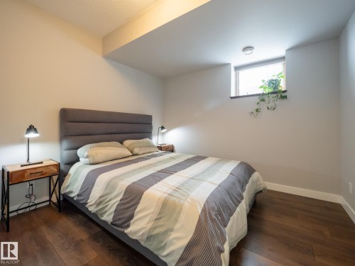 289 Hawks Ridge Boulevard, Edmonton, AB - Indoor Photo Showing Bedroom