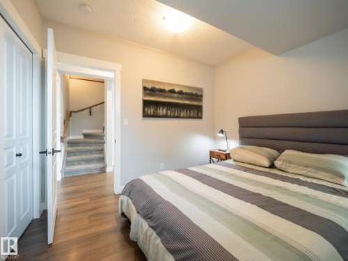 289 Hawks Ridge Boulevard, Edmonton, AB - Indoor Photo Showing Bedroom