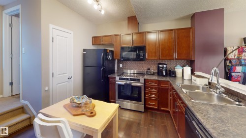 43 5604 199 Street, Edmonton, AB - Indoor