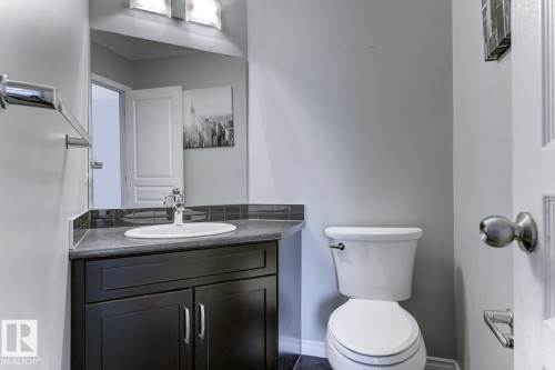 937 Crystallina Nera Way, Edmonton, AB - Indoor Photo Showing Bathroom