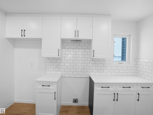 2 1209 Keswick Drive, Edmonton, AB - Indoor Photo Showing Kitchen