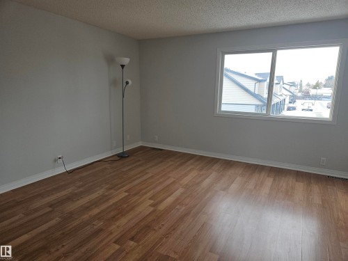 4 18010 98 Avenue, Edmonton, AB - Indoor Photo Showing Other Room