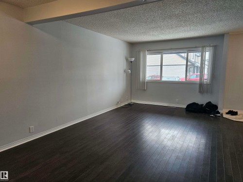 4 18010 98 Avenue, Edmonton, AB - Indoor Photo Showing Other Room