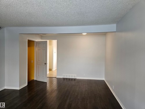 4 18010 98 Avenue, Edmonton, AB - Indoor Photo Showing Other Room
