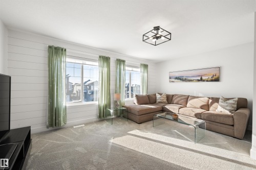 63 Willow Link, Fort Saskatchewan, AB - Indoor Photo Showing Living Room
