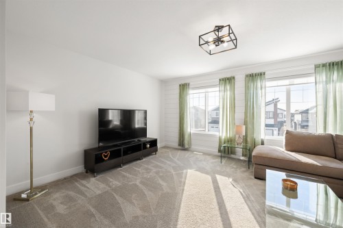 63 Willow Link, Fort Saskatchewan, AB - Indoor Photo Showing Living Room