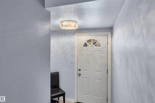 14204 31 Street, Edmonton, AB - Indoor Photo Showing Other Room