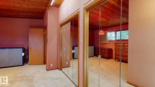 13 Valleyview Crescent, Edmonton, AB - Indoor Photo Showing Other Room