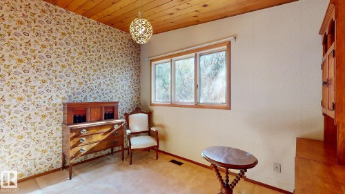 13 Valleyview Crescent, Edmonton, AB - Indoor Photo Showing Other Room