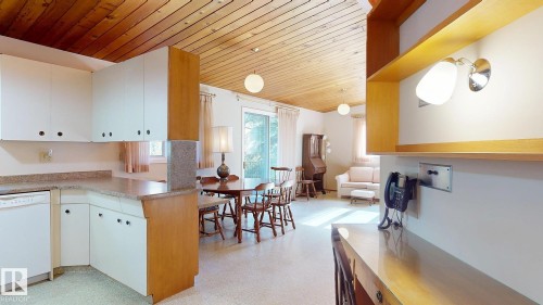 13 Valleyview Crescent, Edmonton, AB - Indoor Photo Showing Other Room