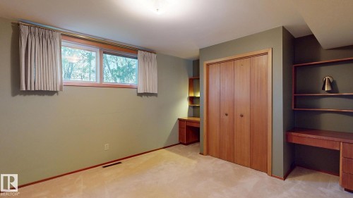 13 Valleyview Crescent, Edmonton, AB - Indoor Photo Showing Other Room