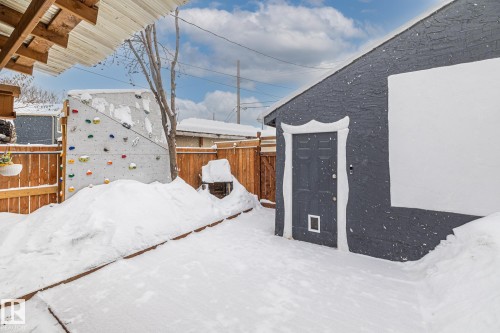 View of fenced backyard - 5911 119 Avenue, Edmonton, AB - Outdoor