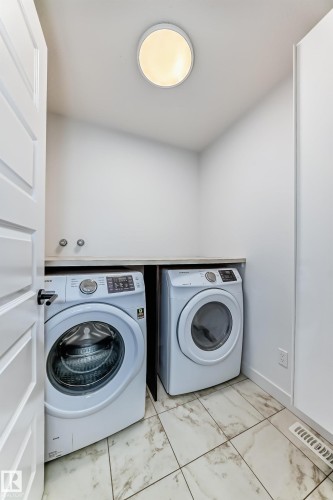7797 Getty Wynd, Edmonton, AB - Indoor Photo Showing Laundry Room