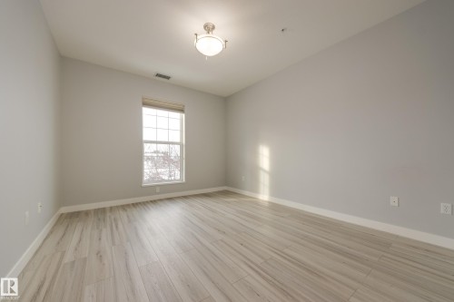 215 1003 Gault Boulevard, Edmonton, AB - Indoor Photo Showing Other Room