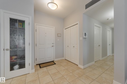 215 1003 Gault Boulevard, Edmonton, AB - Indoor Photo Showing Other Room