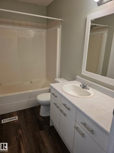 105 1 Aberdeen Way, Stony Plain, AB - Indoor Photo Showing Bathroom