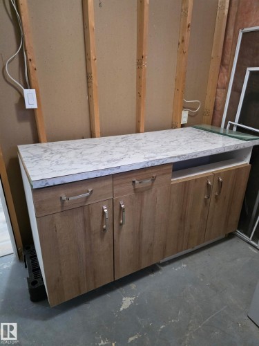 105 1 Aberdeen Way, Stony Plain, AB - Indoor