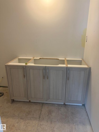 Bathroom with vanity - 8923 Elves Loop, Edmonton, AB - Indoor