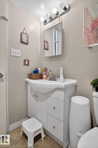 120 5730 Riverbend Road, Edmonton, AB - Indoor Photo Showing Bathroom