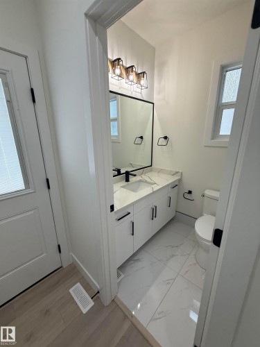 12955 121 Street, Edmonton, AB - Indoor Photo Showing Bathroom