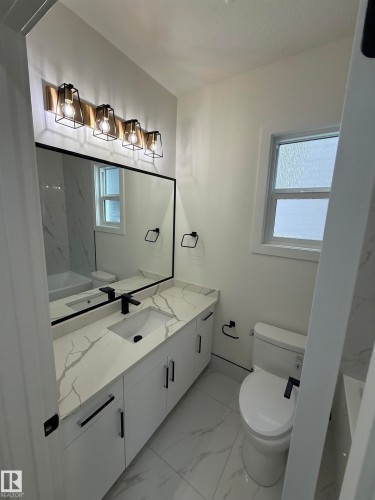 12955 121 Street, Edmonton, AB - Indoor Photo Showing Bathroom