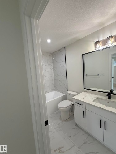 12955 121 Street, Edmonton, AB - Indoor Photo Showing Bathroom