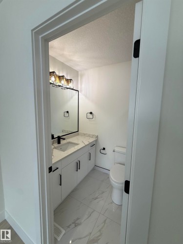 12955 121 Street, Edmonton, AB - Indoor Photo Showing Bathroom