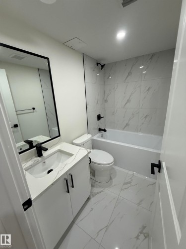 12955 121 Street, Edmonton, AB - Indoor Photo Showing Bathroom