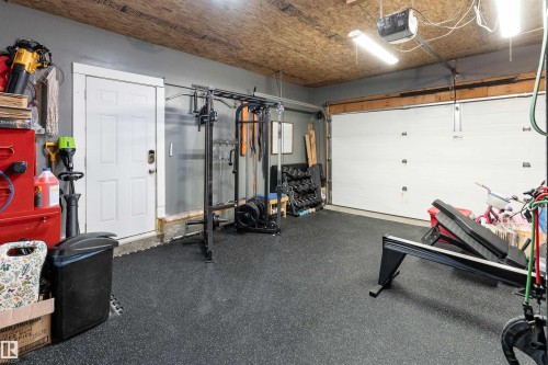 31 Haviland Crescent, St. Albert, AB - Indoor Photo Showing Garage