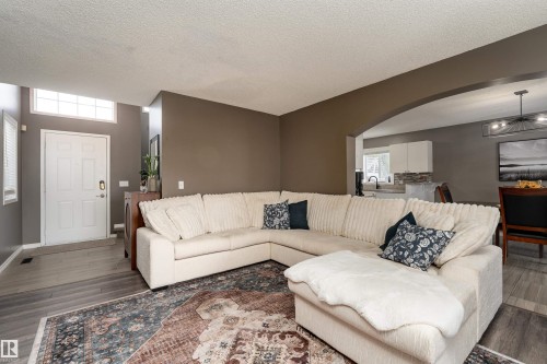 31 Haviland Crescent, St. Albert, AB - Indoor Photo Showing Living Room
