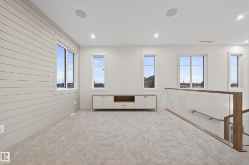 4276 Charles Close, Edmonton, AB - Indoor Photo Showing Other Room