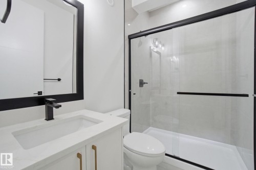 3311 Chernowski Way, Edmonton, AB - Indoor Photo Showing Bathroom